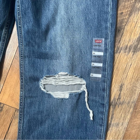 Levi's Women's Blue Distressed Jeans - Picture 5 of 11